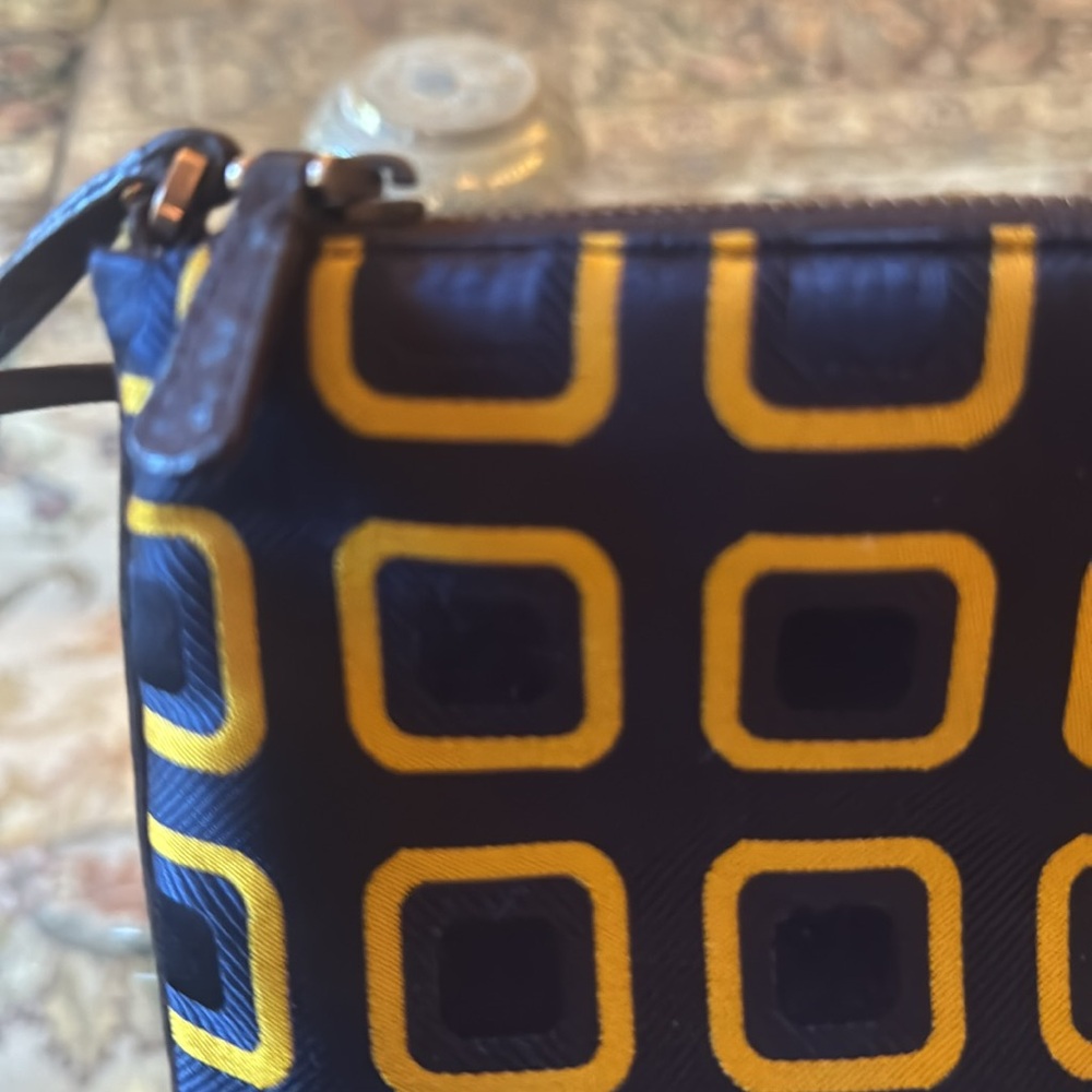 Prada holiday, and Brown re-ordered for Prada blue gold geometric design - Picture 6 of 15